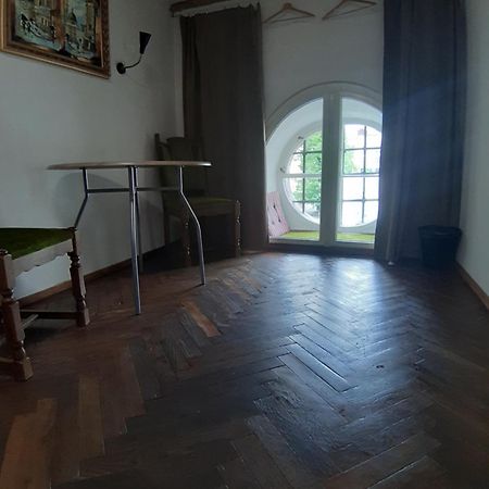 Artrooms -Round Windows Rynok Sq Lemberg Exterior foto
